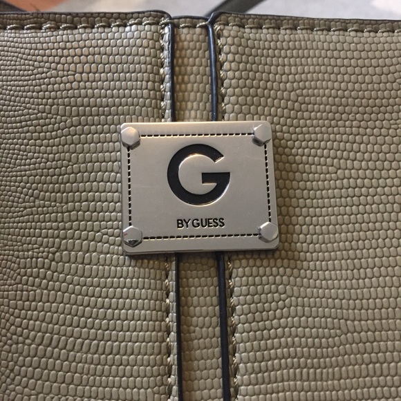 G by Guess green purse - Picture 5 of 8